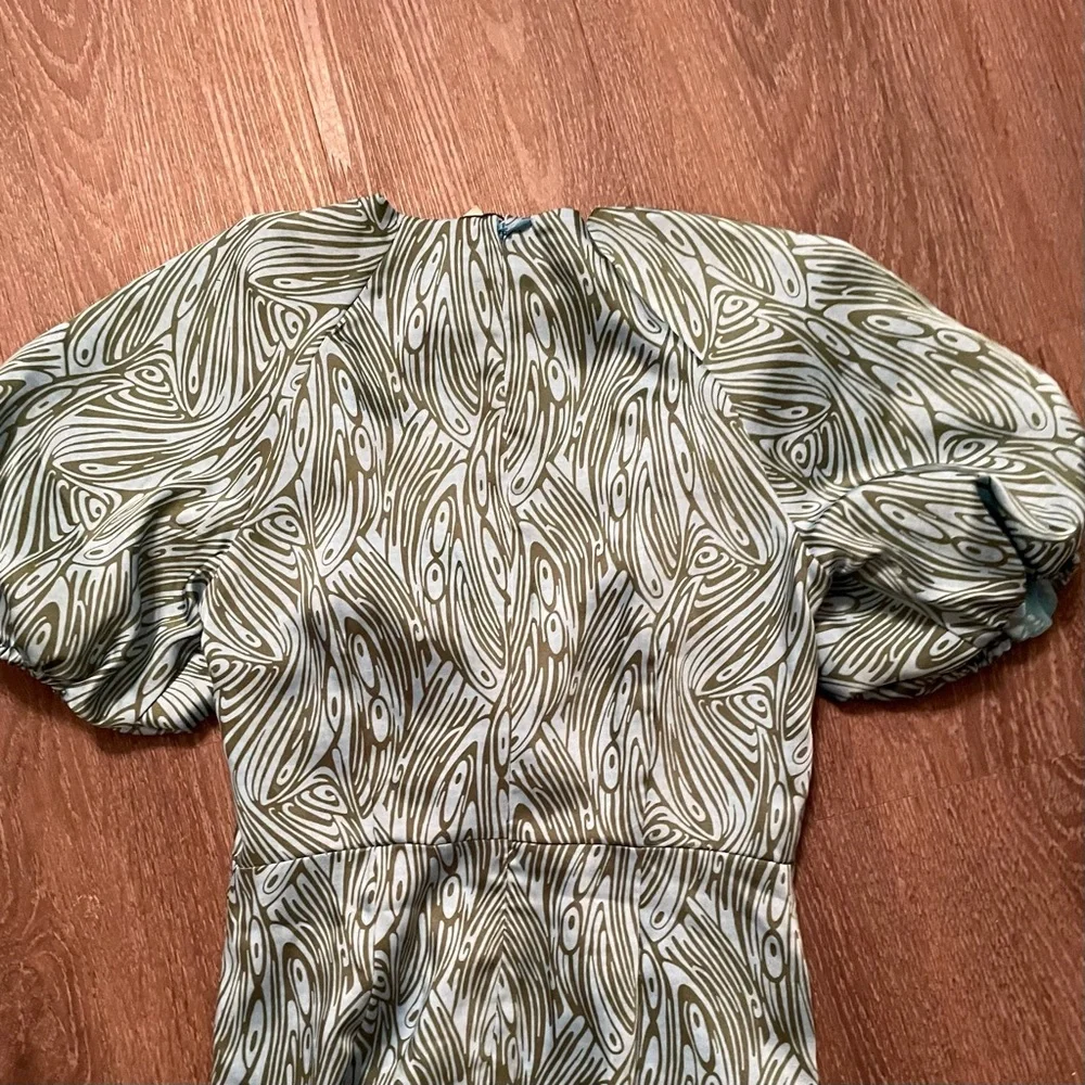 Gorgeous feminine cinq a sept
MARICE DRESS
CELESTE MULTI
Size 4 - Picture 7 of 15